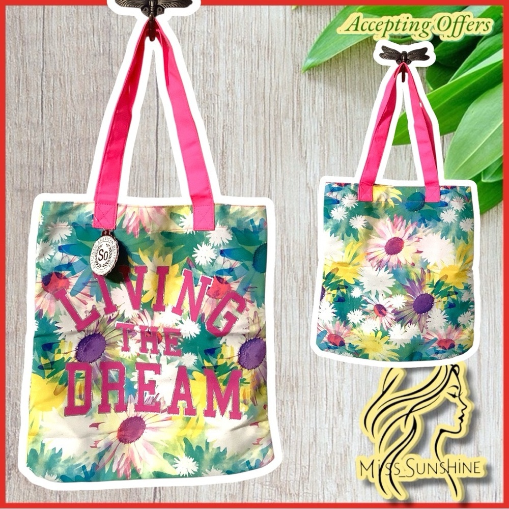 SO NEW - Living the Dream flower TOTE w/ inside pouch